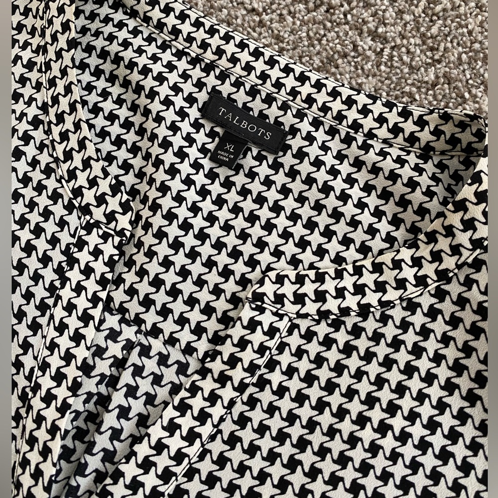 Talbots Women’s XL Black & White Houndstooth Blouse